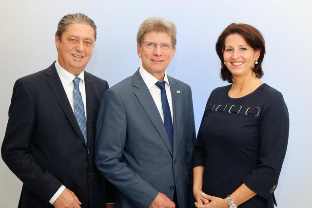 Die Kollegiale Führung des Klinikums Rohrbach: Wolfgang Tenschert (Ärztlicher Direktor), Leopold Preining (Kaufmännischer Direktor), und Christa Kneidinger (Pflegedirektorin) (v.l.).