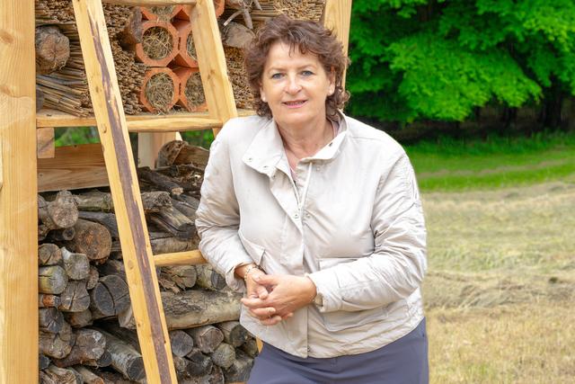 "Kampf gegen Neophyten ist für die heimische Pflanzenwelt von enormer Bedeutung", weiß Landesrätin Ursula Lackner. | Foto: Land Steiermark/Purgstaller