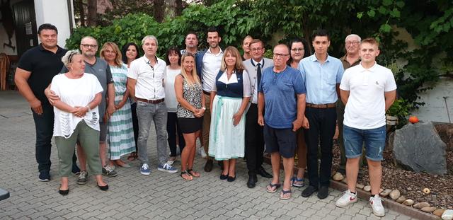 Ortsgruppe Lassee mit Landesparteiobmann Udo Landbauer und Bezirkparteiobmann Dieter Dorner.