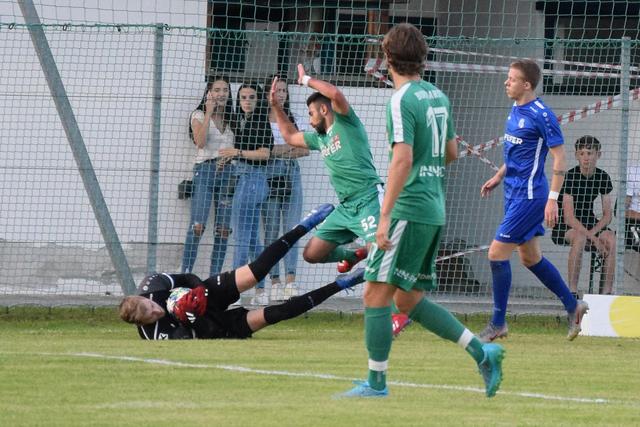 SC Pfeifer Kundl vs. SK Blitzschutz Pfister Ebbs - Kundl Tormann Toni Thurner. | Foto: Schwaighofer