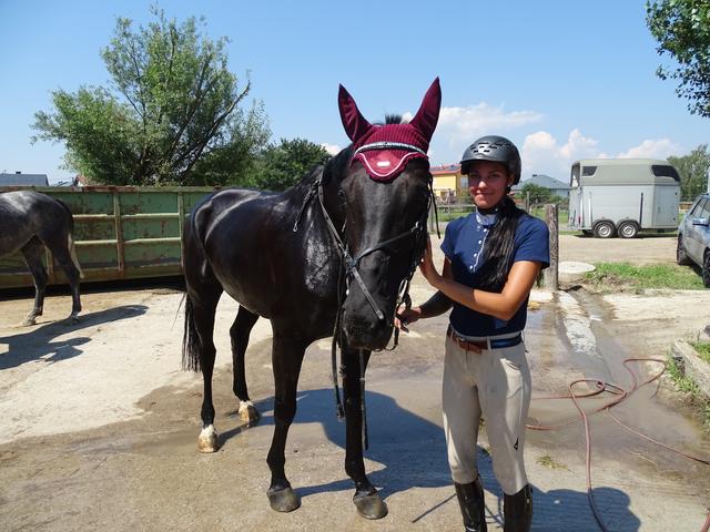 Nadine Greigeritsch mit ihrem Pferd Calonda