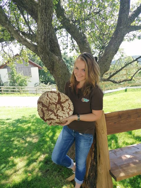 Premiere für Daniela Holzer aus Riegersbach (Gemeinde Vorau): mit ihrem Bauernbrot im Holzofen holte sie den Landessieg.