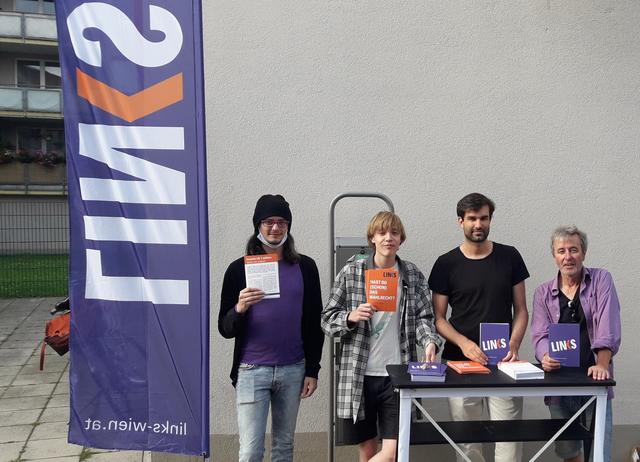 Didi Zach (r.), Landessprecher der KPÖ Wien und seit 2015 Bezirksrat für ANDAS, freut sich, dass "Links" in Rudolfsheim bei der Wien-Wahl antritt.