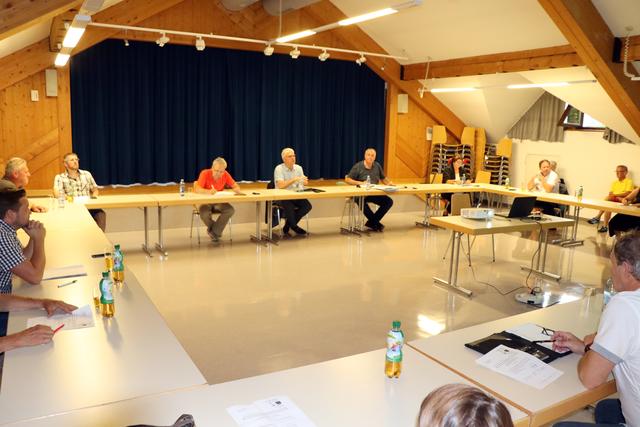 Der Zammer Gemeinderat tagte coronabedingt im Kultursaal. | Foto: Othmar Kolp