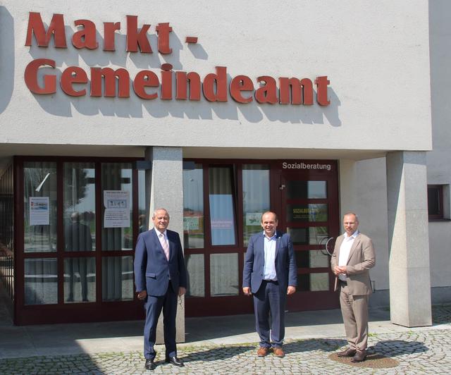 Landtagspräsident Wolfgang Stanek, Bürgermeister Klaus Wahlmüller und Landtagsabgeordneter Christian Kolarik.