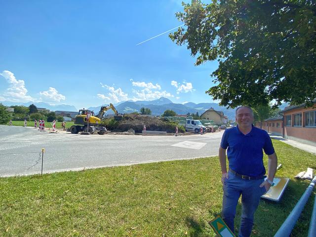 Für Halleins Bürgermeister Alexander Stangassinger bringen die Baumaßnbahmen an der Kreuzung Almuferweg Verbesserungen für die Anrainer