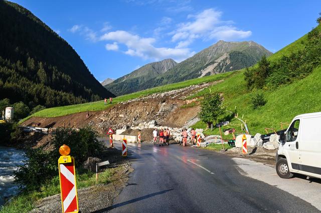 Aktuelle Info: Die Sellraintalstraße ist bis auf kleiner Behinderungen durch die Aufräumarbeiten auf gesamter Länge befahrbar. | Foto: zeitungsfoto.at