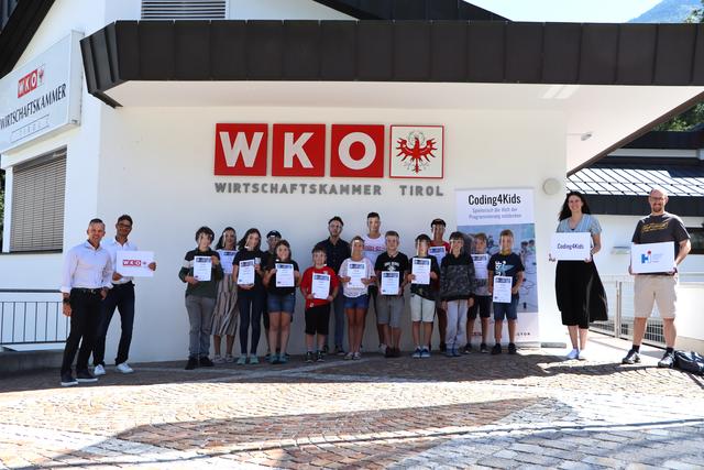 Auch heuer waren wieder viele interessierte Jung-Programmierer bei Coding4Kids in Landeck dabei. | Foto: Siegele