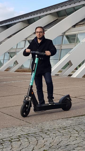 Martin Skerlan vom E-Scooter-Verleih war zu konstruktivem Gespräch in Wels.