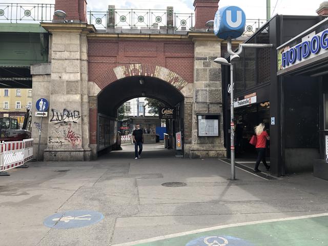 Sauber und gut beleuchtet ist die Thaliaspange zwar, aber trotzdem nicht sehr einladend.