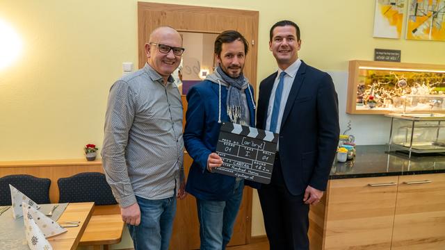 Filmprojekt „Künstler mit Behinderung“: Manfred Hanus, Klaus Schwertner und Thomas Krottendorfer (beide Caritas). | Foto: Caritas
