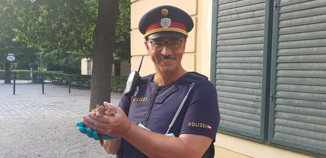 Gruppeninspektor Richard B. rettete "A und B Hörnchen" | Foto: LPD Wien