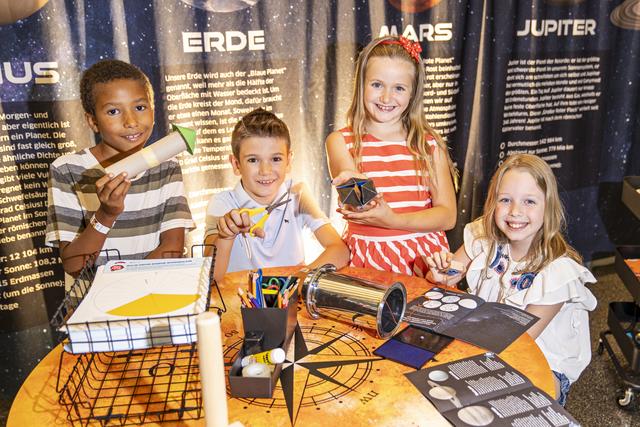 Auch Raketen, Ufos, Sonnenuhren und mehr wird im Forschungslabor des Kindermuseums Graz gebastelt.
