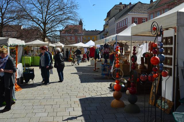 Beim Kunsthandwerksmarkt gibt es viel zu entdeckenl.