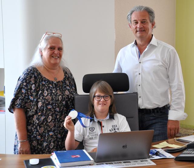 Ursula und Elias Fehringer mit Bürgermeister Peter Groiß.