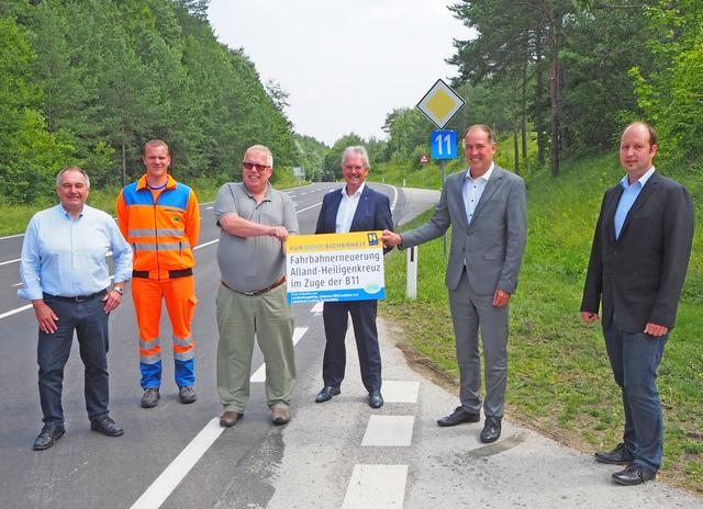 Landtagspräsident Karl Wilfing hat am 6. August 2020 in Vertretung von Landes- hauptfrau Johanna Mikl-Leitner die Fertigstellung der Fahrbahnerneuerung an der Landesstraße B 11 zwischen Alland und Heiligenkreuz vorgenommen.