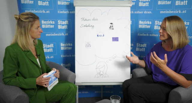 Andrea Klambauer, die Landesrätin der Salzburger Neos, mit BB-Chefredakteurin Julia Hettegger im Bezirksblätter Sommergespräch.