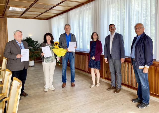 Hans Bogensberger, Rosemarie und Edgar Rösler, Maria Zehner (Salzburger Bildungswerk), Bürgermeister Günther Pagitsch und Bildungswerk-Bezirksleiter Robert Grießner.