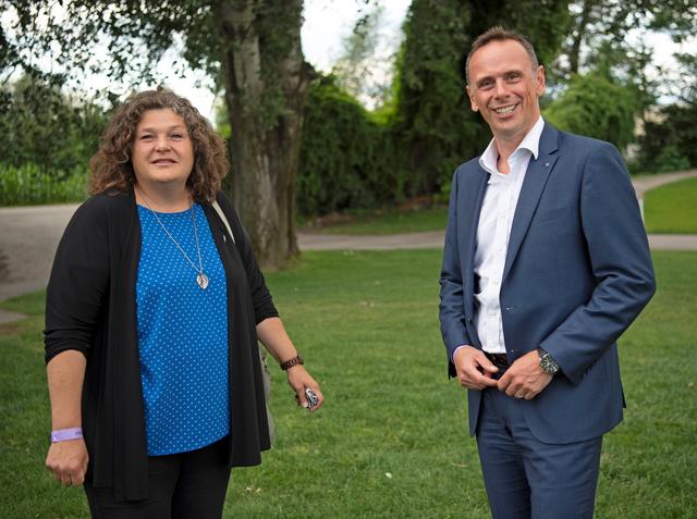Presse_Atzenbrugg – Sportlandesrat Jochen Danninger mit Atzenbruggs Bürgermeisterin Beate Jilch.