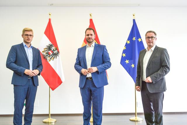 Patrik Fazekas, Christian Sagartz und Markus Ulram kündigten die Einsetzung eines U-Ausschusses an. | Foto: ÖVP