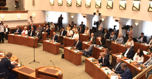 Der Bilanzskandal der Commerzialbank Mattersburg war das heiß debattierte Thema des Sonderlandtages. | Foto: Uchann