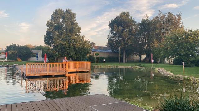 Regenerationsbecken und Steg im Bründlbad wurden erneuert.