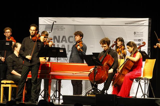 Antonio Vivaldi traf auf den Argentinier Astor Piazzolla  | Foto: Hofmüller (12x)