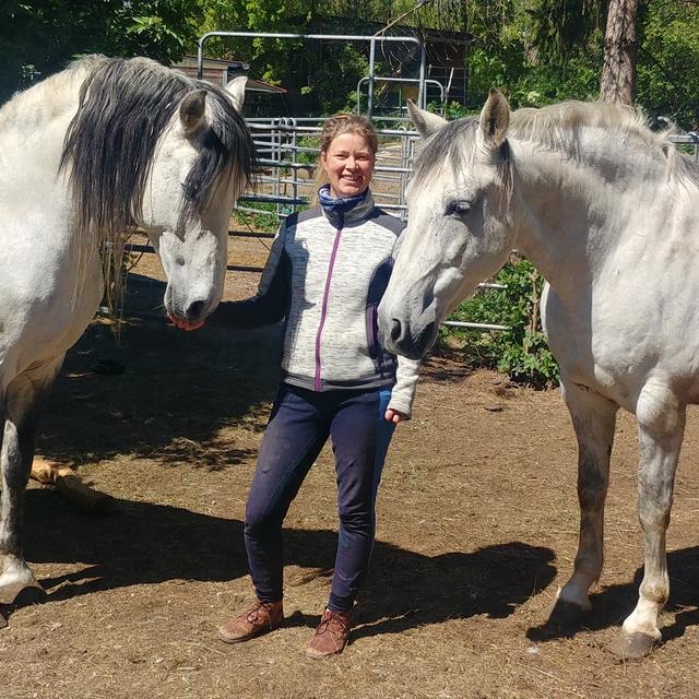 Doris Waldhäusl freut sich auf viele, virtuelle Gäste beim Sommerfest am Steinbacherhof. | Foto: Steinbacherhof