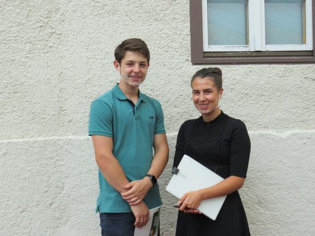 Für ein herzliches Willkommen auf Burg Golling