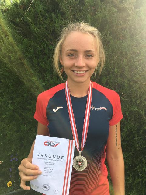 Freude und strahlendes Lächeln bei Caroline Bredlinger über den Vize-Staatsmeistertitel | Foto: Laufteam Burgenland Eisenstadt