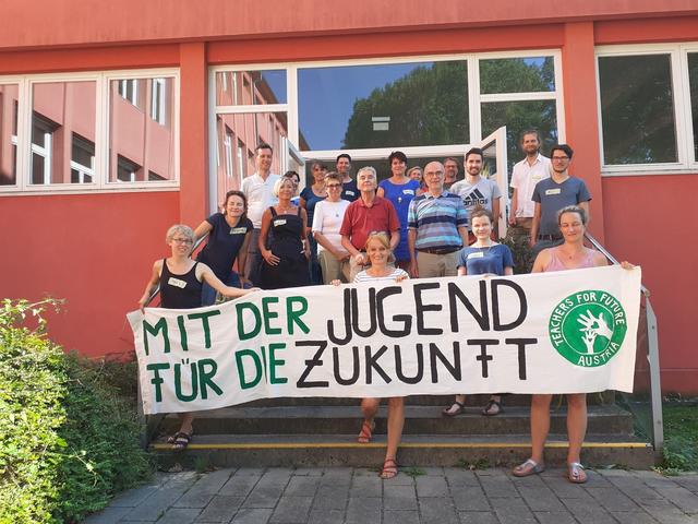 Lehrer für die Zukunft: Die Vortragenden Stefan Schleicher und Reinhold Lang mit engagierten Lehrerinnen und Lehrern.