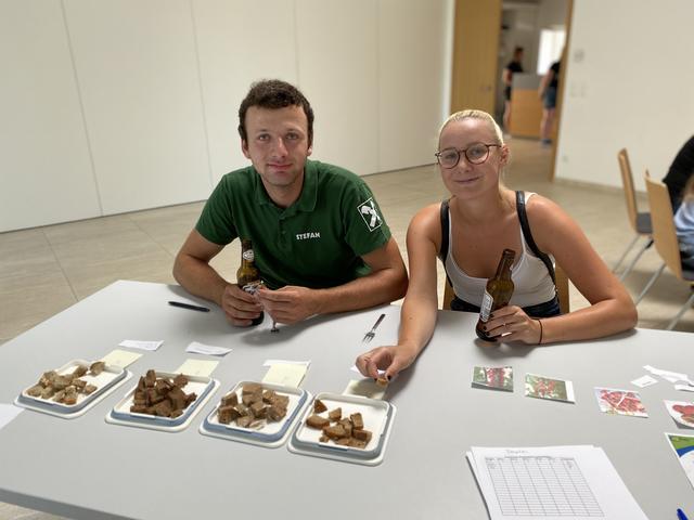 Eine der Aufgaben war es, Brot anhand des Geschmacks zu erkennen. | Foto: Landjugend Bezirk Eferding