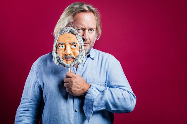 Kleinkunst-Start: Gregor Seberg gastiert vom 3. bis 5. September im Theatercafé in der Mandellstraße.  | Foto: Jan Frankl