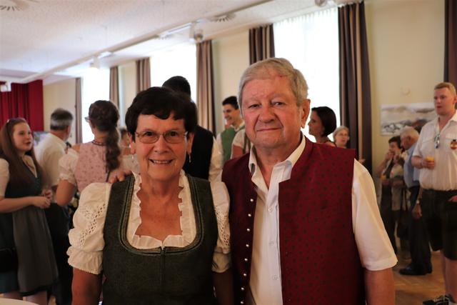 Geburtstagsjubilar Franz Pratter mit Gattin Erna, mit der er seit 55 Jahren verheiratet ist. | Foto: Edith Ertl