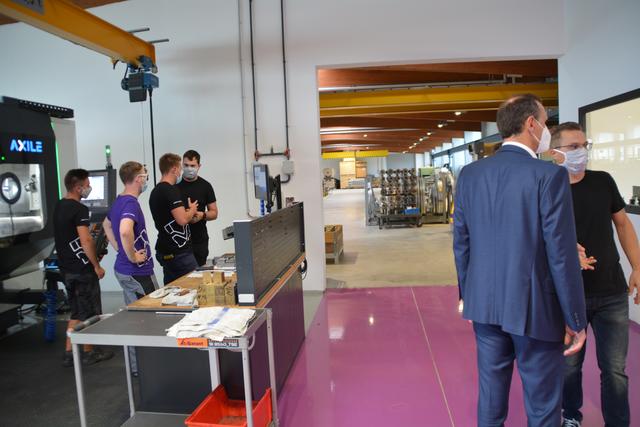 Landesrat Jochen Danninger besuchte die Lehrwerkstätte der Firma Welser in Gresten. | Foto: Roland Mayr