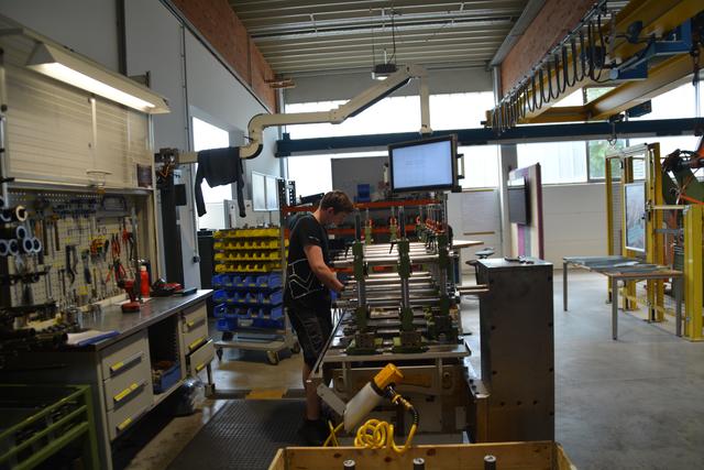 Landesrat Jochen Danninger besuchte die Lehrwerkstätte der Firma Welser in Gresten. | Foto: Roland Mayr