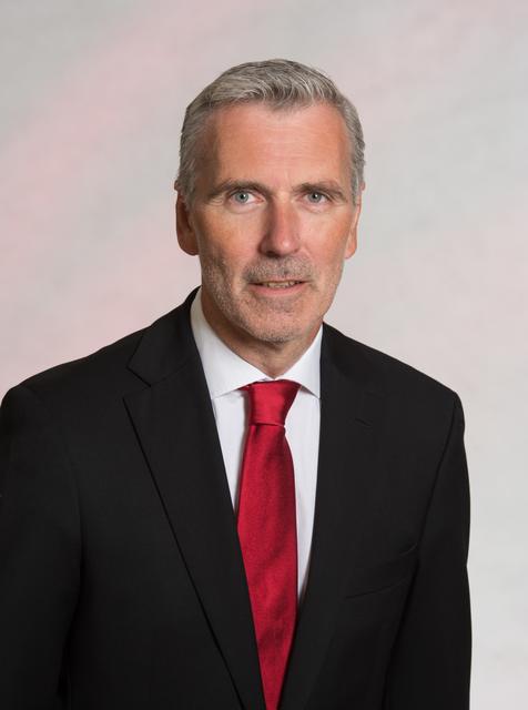 Empfiehlt ehestmögliche Bestellung: H. Drobesch