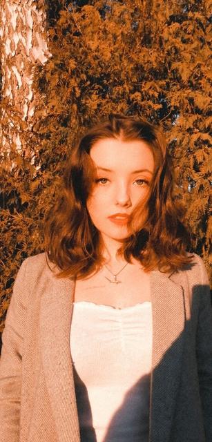 Julias Schwester arbeiten unter dem Künstlernamen "Yasch" an dem Musikprojekt "Unfazed"  | Foto: zVg