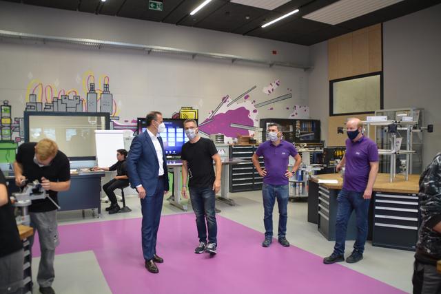 Landesrat Jochen Danninger besuchte die Lehrwerkstätte der Firma Welser in Gresten. | Foto: Roland Mayr