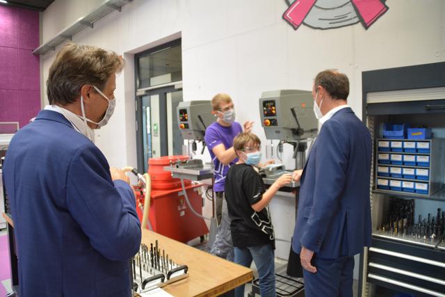 Landesrat Jochen Danninger besuchte die Lehrwerkstätte der Firma Welser in Gresten. | Foto: Roland Mayr