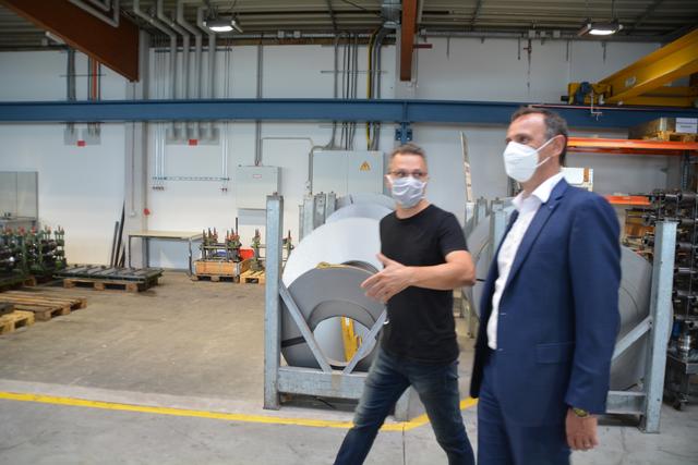 Landesrat Jochen Danninger besuchte die Lehrwerkstätte der Firma Welser in Gresten. | Foto: Roland Mayr