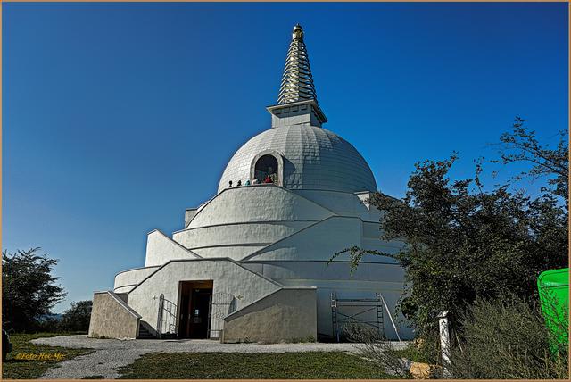 Ein buddhistischer Tempel mitten im niederösterreichischen Weinland.. ;) 