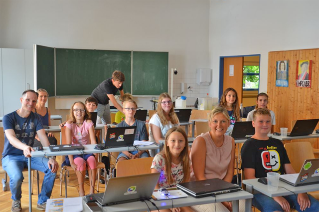 Programmier-Club für 10 - 14jährige: Die Stadt Leonding bietet im Sommer Kindern die Möglichkeit, erste Schritte im Programmieren zu machen. Hier werden z.B. einfache Spiele programmiert und weitere Coding-Aufgaben gelöst. | Foto: Programmierclub der Stadt Leonding