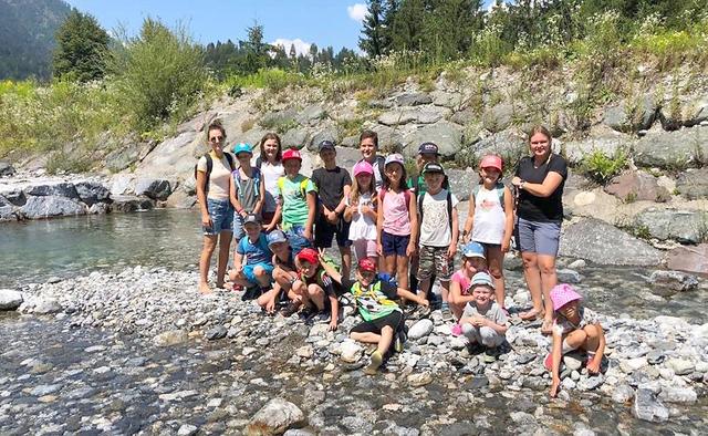 Zwei Pädagoginnen bereiteten den Kindern einen abwechslungsreichen Sommer in der Marktgemeinde Kötschach-Mauthen. | Foto: Alena Themessl