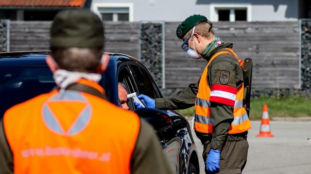 40 Soldaten und Soldatinnen aus der Landecker Kaserne werden zur Unterstützung bei gesundheitsbehördlichen Aufgaben an den Grenzen eingesetzt. | Foto: Bundesheer