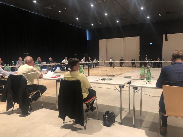 Bedingt durch die Corona-Pandemie fand die Gemeinderatssitzung im Saal der Spinnerei statt. | Foto: BRS