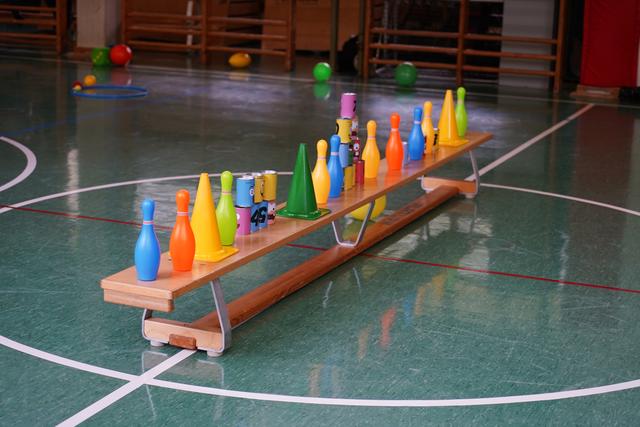 Drei- bis fünfjährige Kinder können die Mini-Ballschule, sechs- bis zehnjährige Kinder die ABC-Ballschule besuchen. 