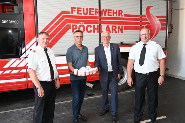 Komandantstellvertreter Gerhard Albrecht, Nationalratsabgeordneter Georg Strasser, Bürgermister der Stadt Pöchlarn Franz Heisler, Komandant Franz Albrecht | Foto: Meierhofer
