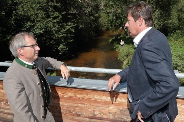 Landesrat Wolfgang Klinger (li.) mit Sektionschef Günter Liebel.  | Foto: Land OÖ/Gimborn