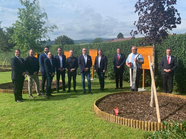 Zahlreiche Ehrengäste waren bei der feierlichen Eröffnung anwesend. | Foto: Wiedner